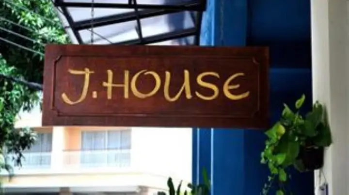 Кату: J House Phuket