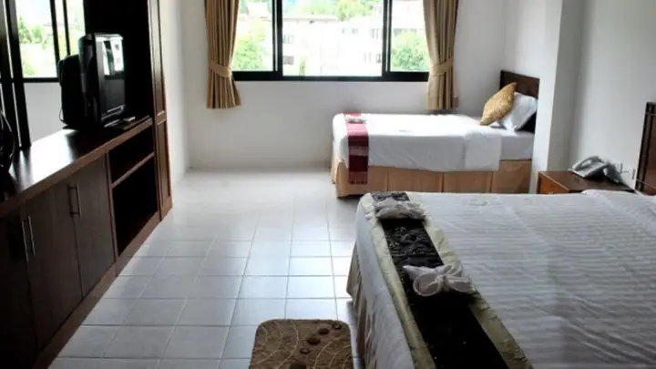 Кату: J House Phuket