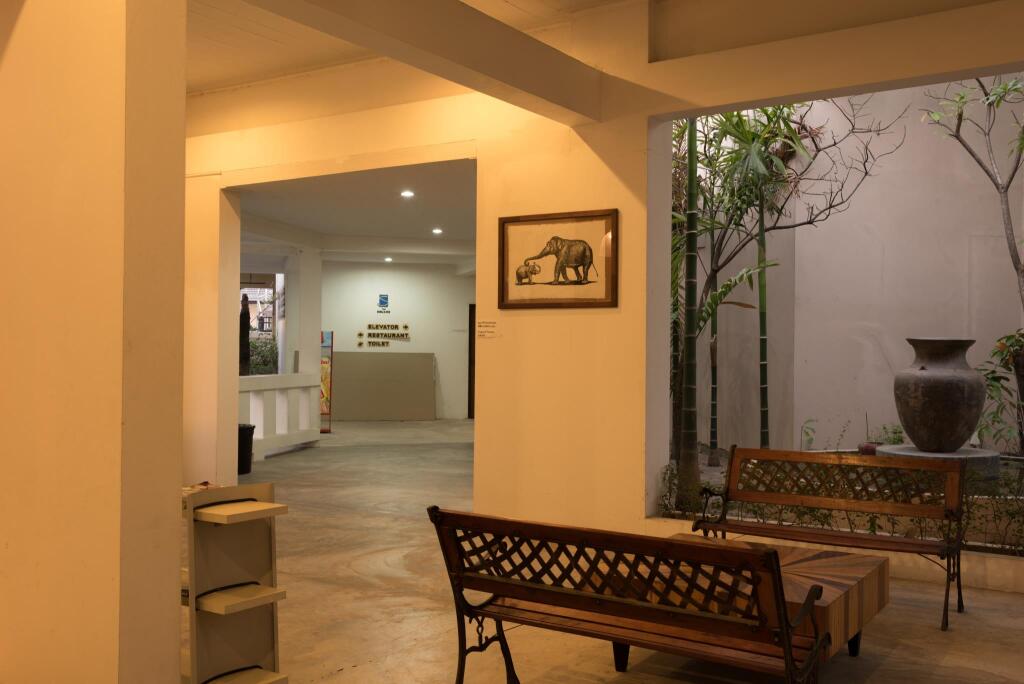 Баан-Хай: The Square Rayong