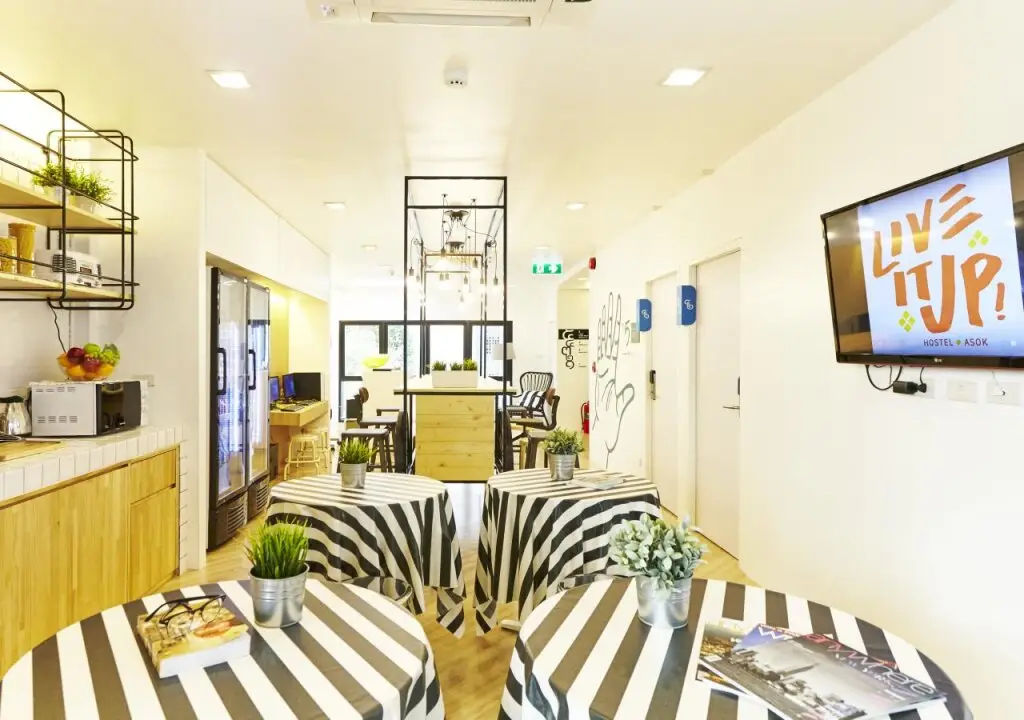 Бангкок: LiveitUp Asok Hostel