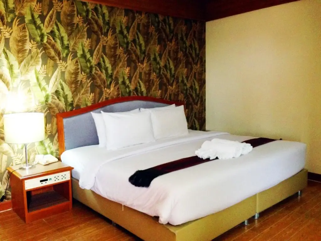 JP Emerald Hotel — фото 1