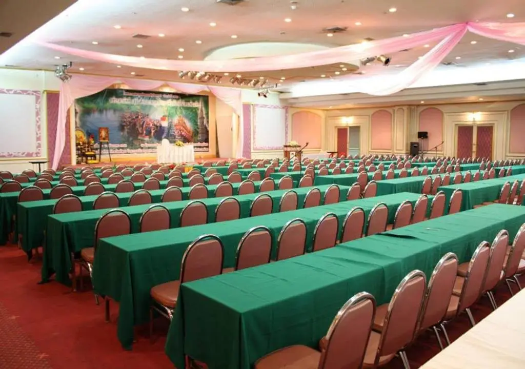 Ясотхон: JP Emerald Hotel