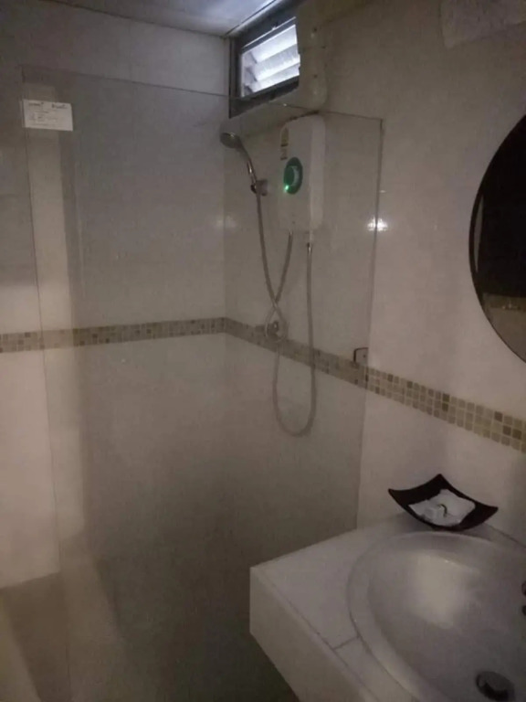 Бангкок: Tongpoon Hotel