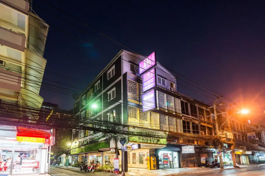 Бангкок: The Corner Ratchada