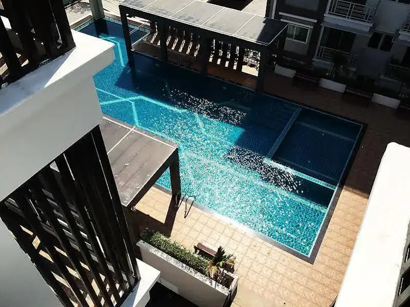 Баан-Хай: The Contrast Condo