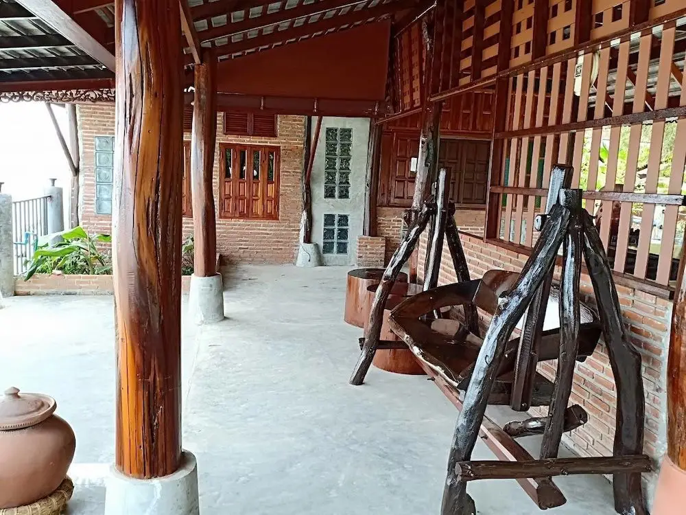 Чианг-Хан: Rim Nam Kong Homestay & Campsite