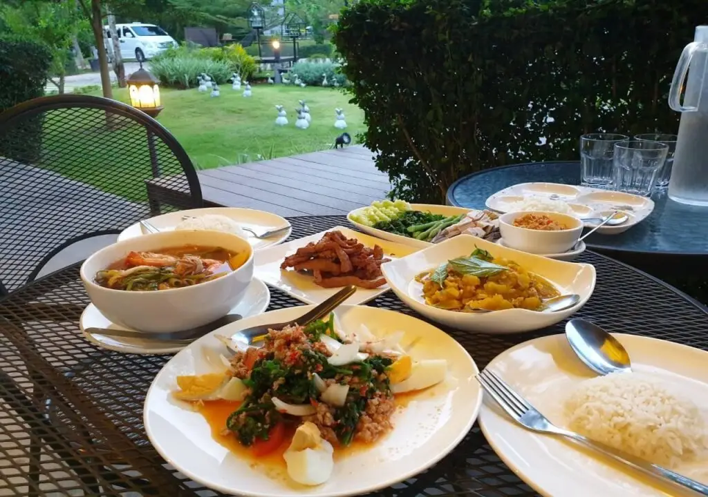 Тгонг-Фа-Фум: Baan Rai Darun Home Stay and Scenery Raft