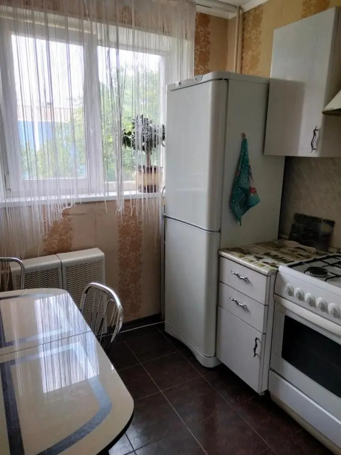 Волгодонск: Двухкомнатная квартира возле сквера Дружба