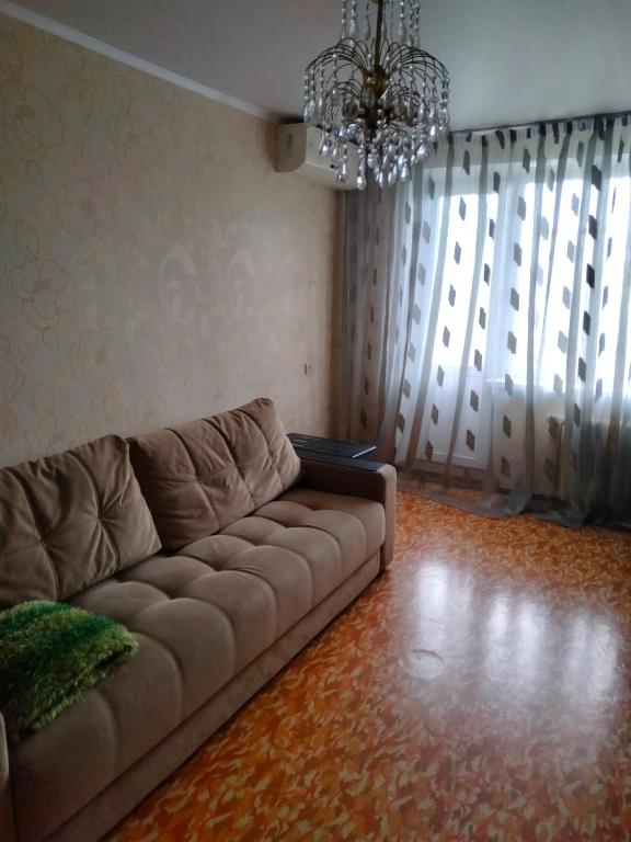 Волгодонск: Двухкомнатная квартира возле сквера Дружба