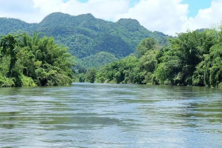 Сай Йок: River Kwai Jungle view