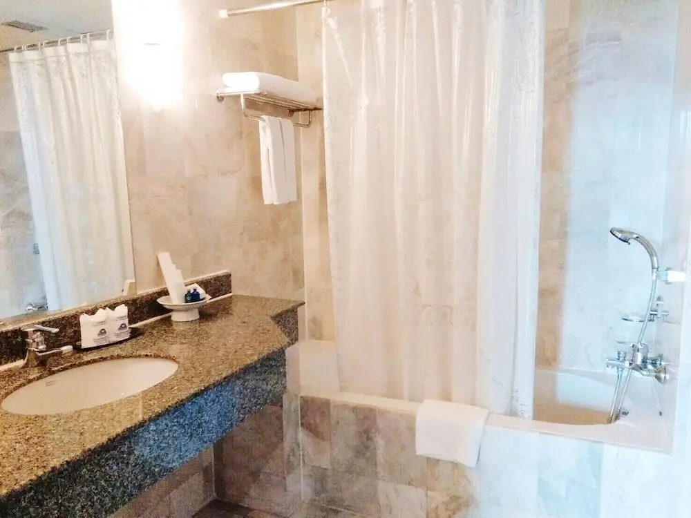 Сураттхани: Diamond Plaza Hotel