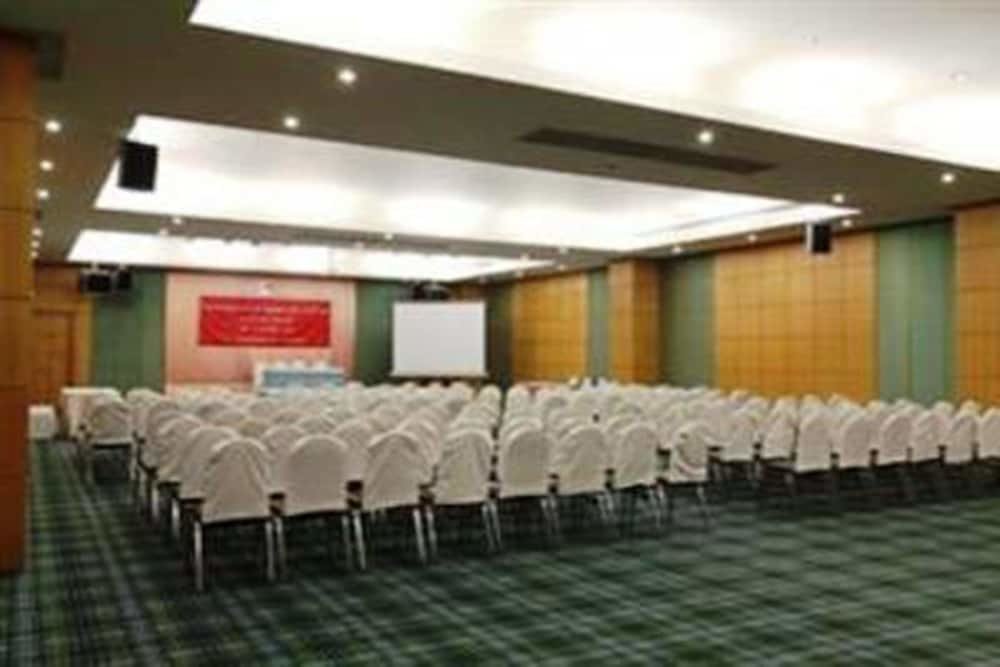 Сураттхани: Diamond Plaza Hotel