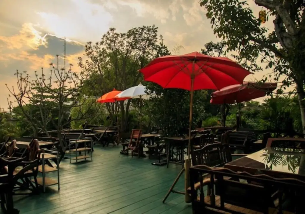 Лампхун: Phu Proud Resort