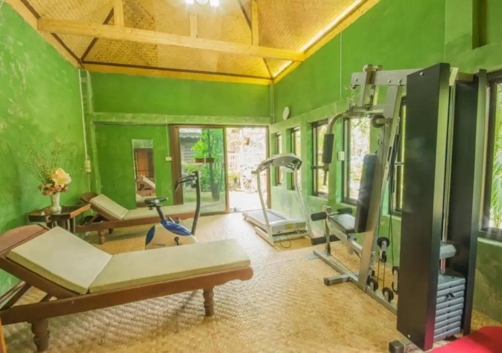 Лампхун: Phu Proud Resort
