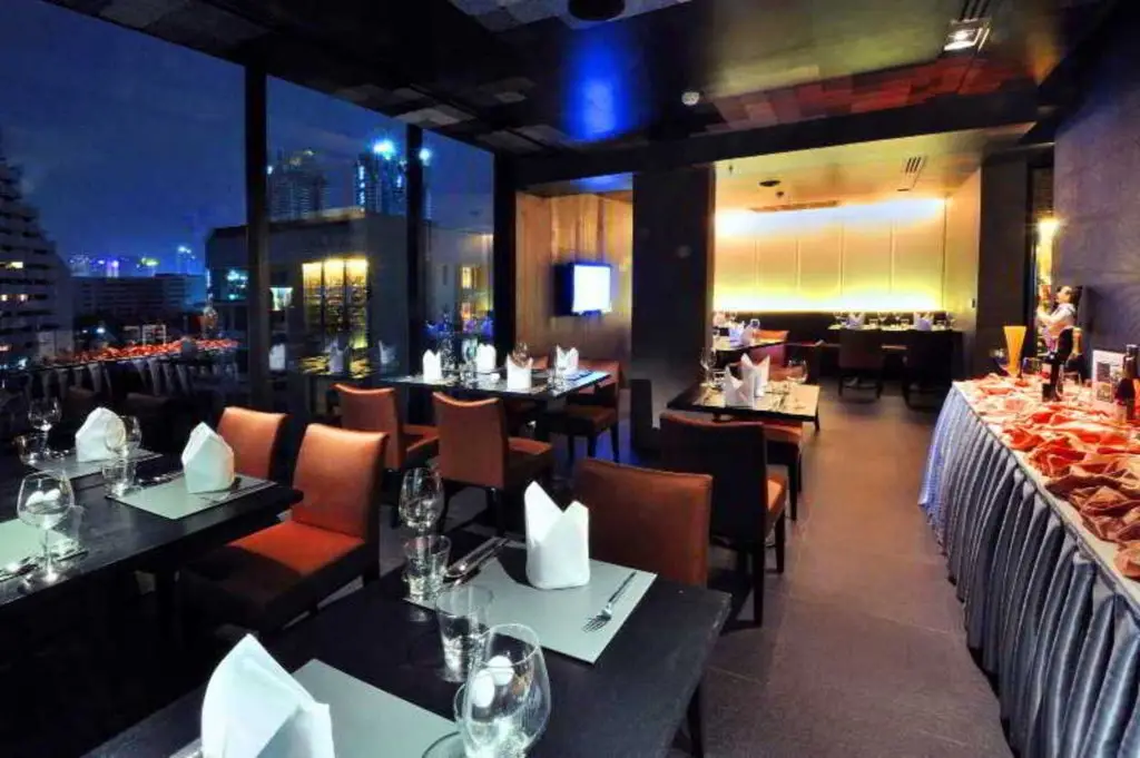 Бангкок: Hiptique Sukhumvit 13