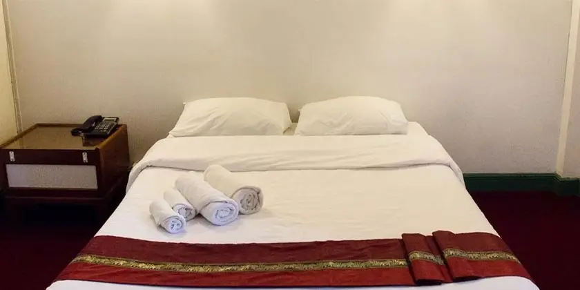 Нонтхабури: Golden Dragon Hotel