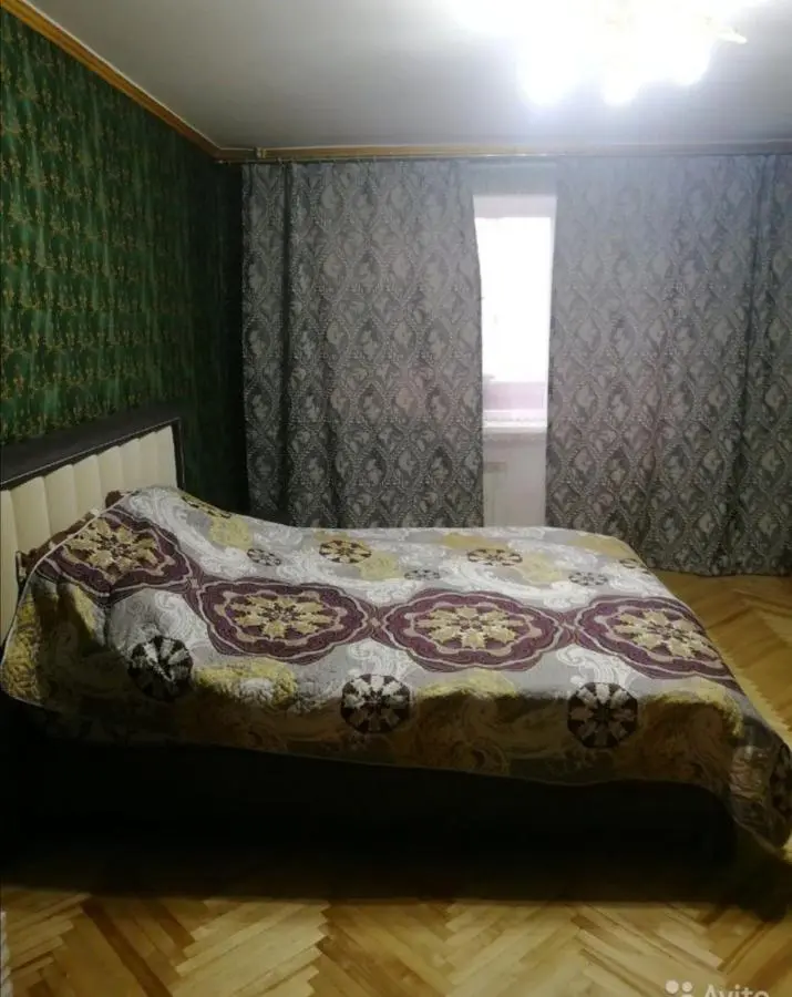 Каменск-Шахтинский: 2х комнатная Квартира посуточно