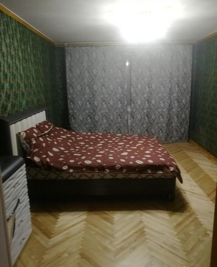 Каменск-Шахтинский: 2х комнатная Квартира посуточно