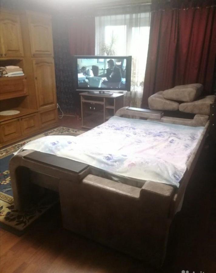 Каменск-Шахтинский: 2х комнатная Квартира посуточно