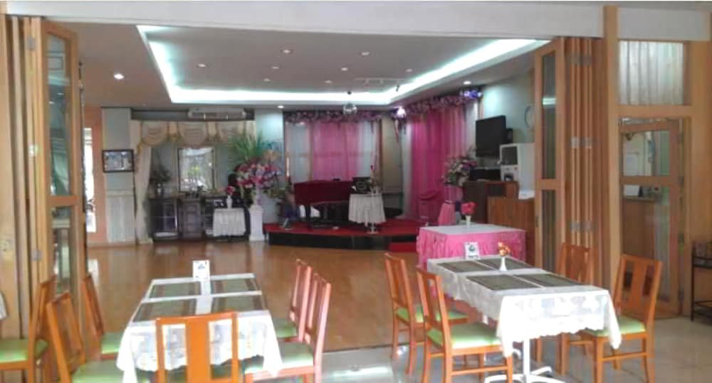 Бангкок: Chawamit Residence Bangkok