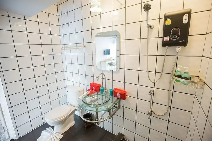 Чиангмай: ZEN Rooms Manee Nopparat Soi 1