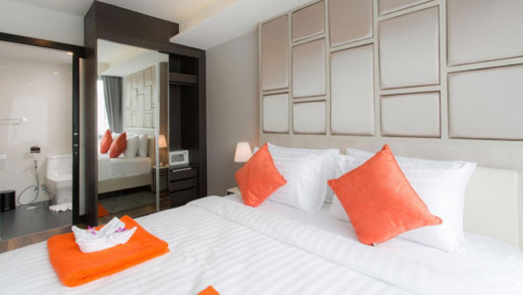 Тхаланг: Отель ZEN Premium Surin Beach