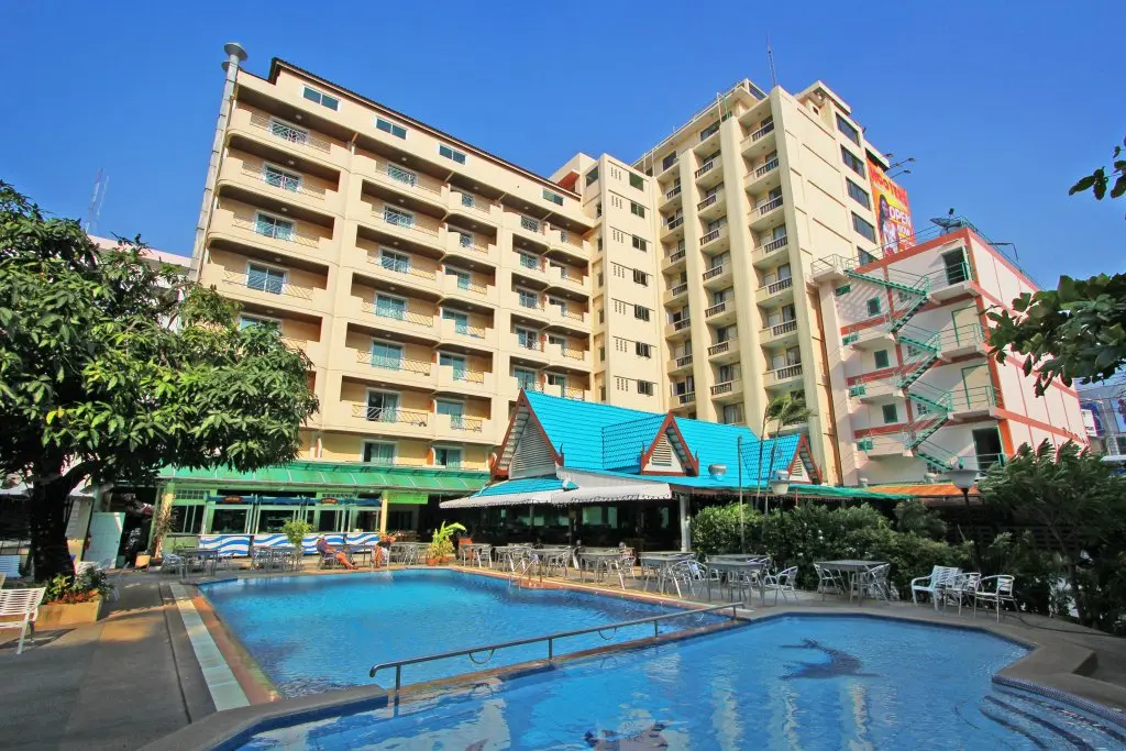 Паттайя: Lek Hotel