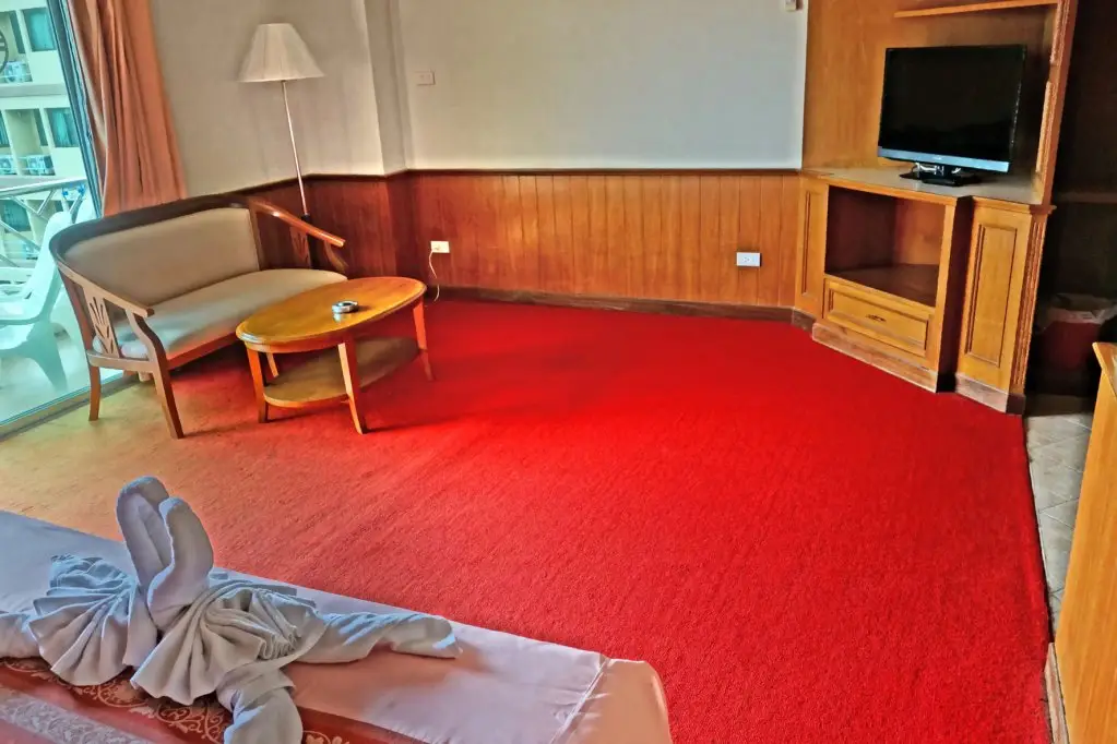 Паттайя: Lek Hotel