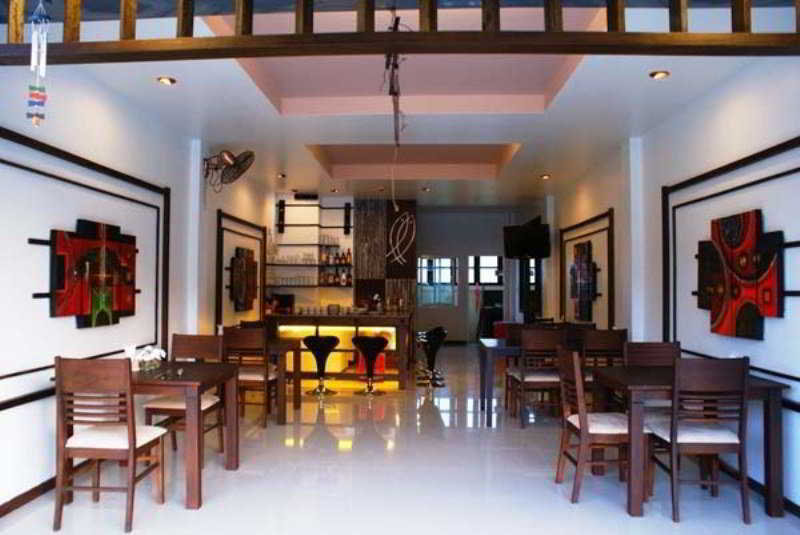 Кату: Athome Hotel @Nanai 8 & Thai Kitchen