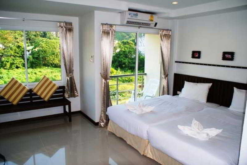 Кату: Athome Hotel @Nanai 8 & Thai Kitchen