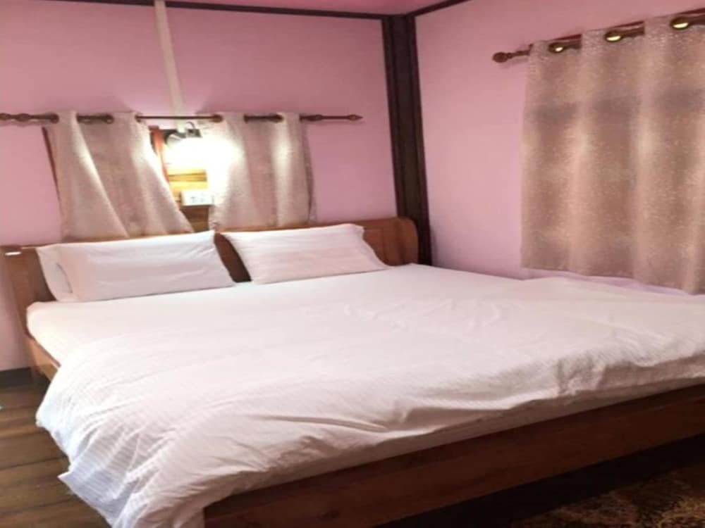 Нанг-Ронг: Ruenmai Homestay Lahansai