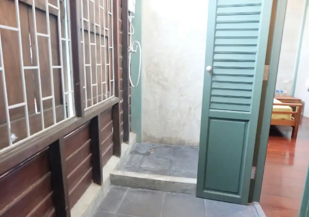 Столичный район Чантхабури: At Rimnam Chan Hostel