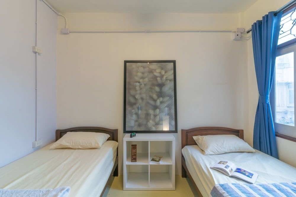 Бангкок: Moong Samyan Hostel and Gallery