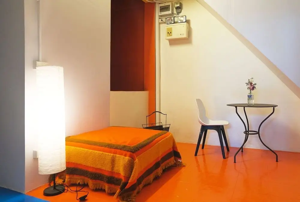 Бангкок: Moong Samyan Hostel and Gallery