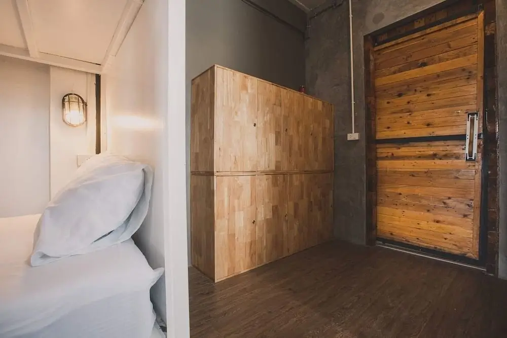 Муанг: 239 Hostel Phuket