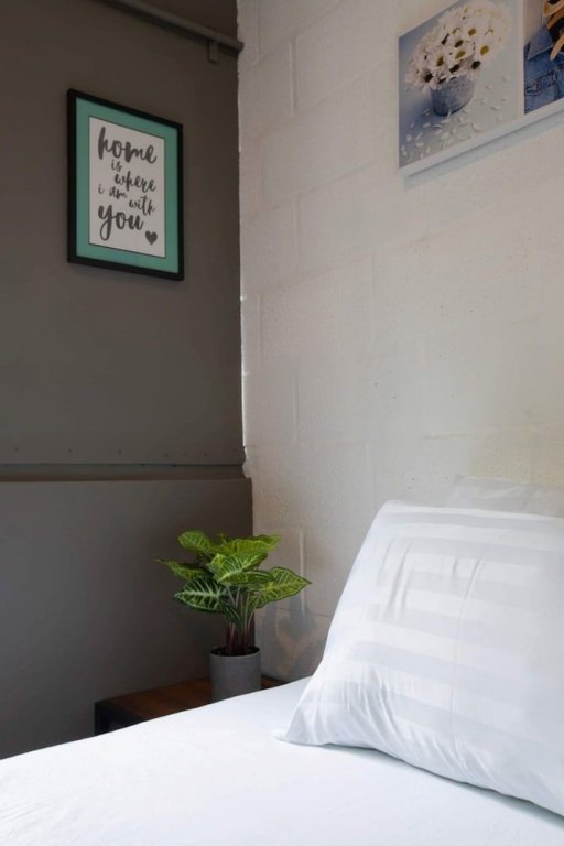 Муанг: 239 Hostel Phuket