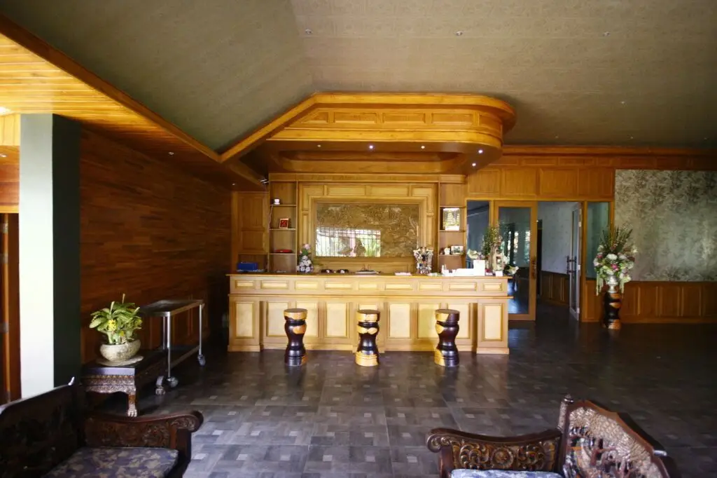 Ка Бин Тха Бу Ри: The Farm Resort and Restaurant