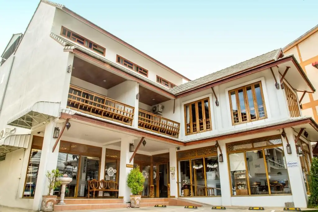 Фрае: The Indigo House Phrae