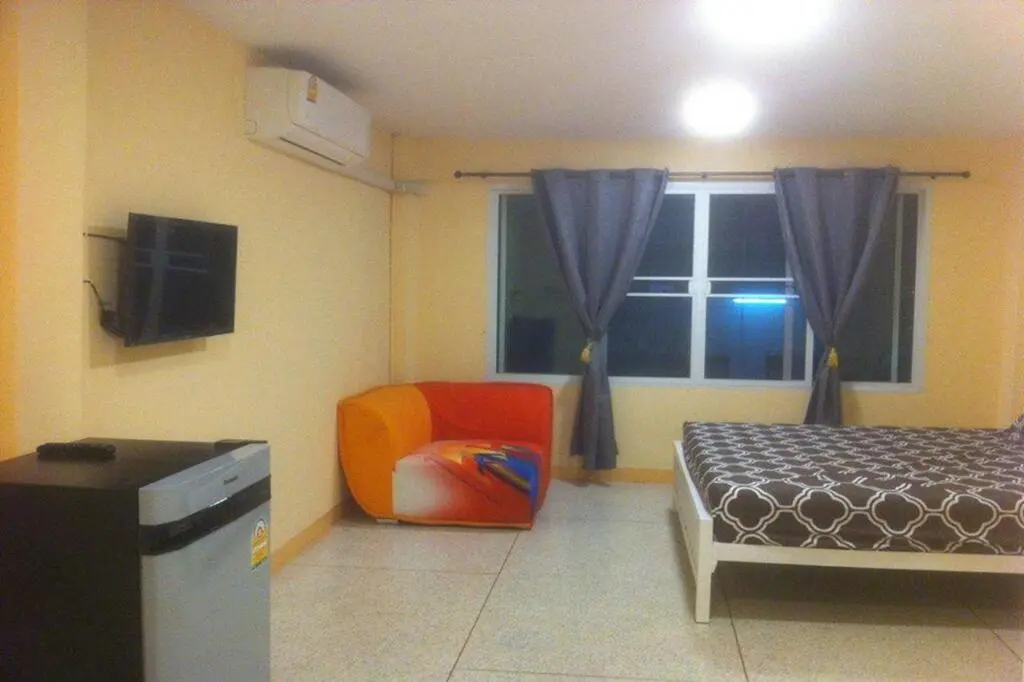 Сирача: Lemon Tree Residence Sriracha
