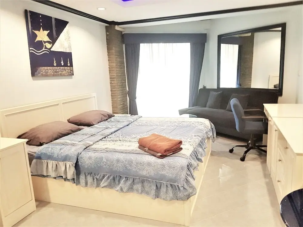 Паттайя: Floor 12 Jomtien Beach Condo