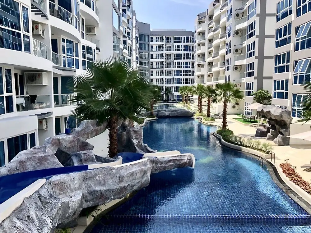 Luxury Apartments in Grand Avenue — фото 1