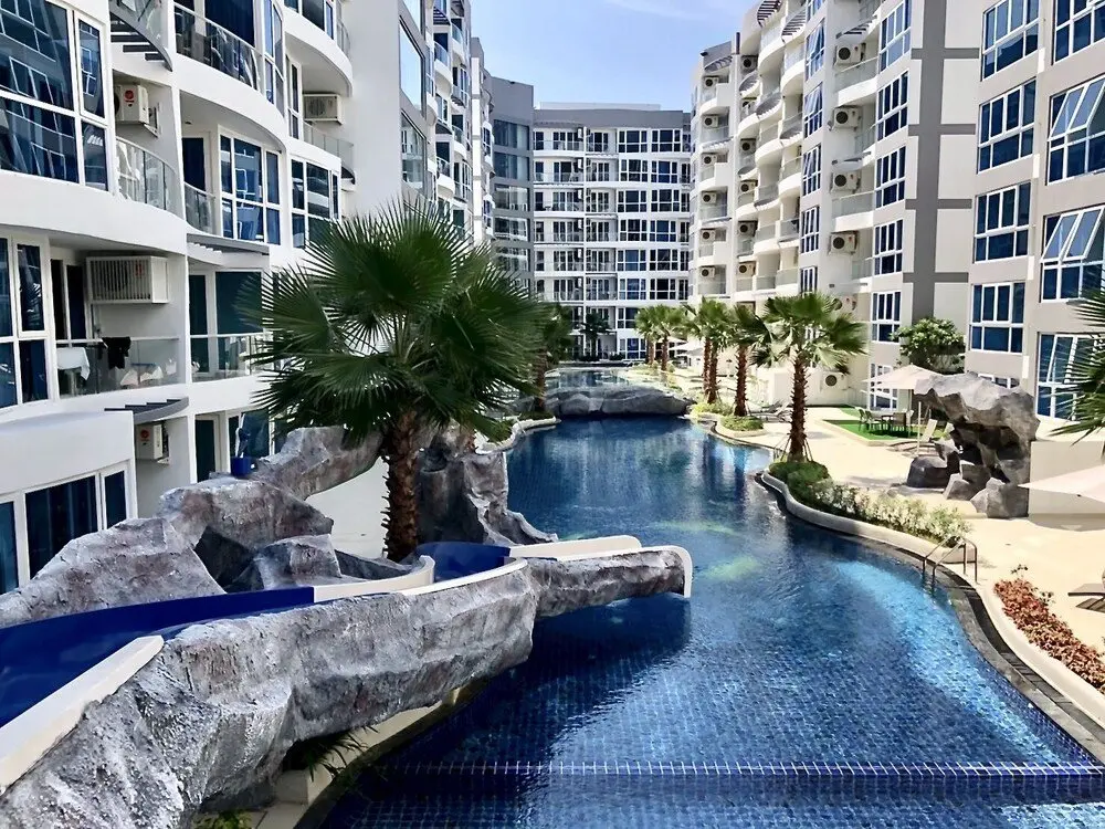 Паттайя: Luxury Apartments in Grand Avenue