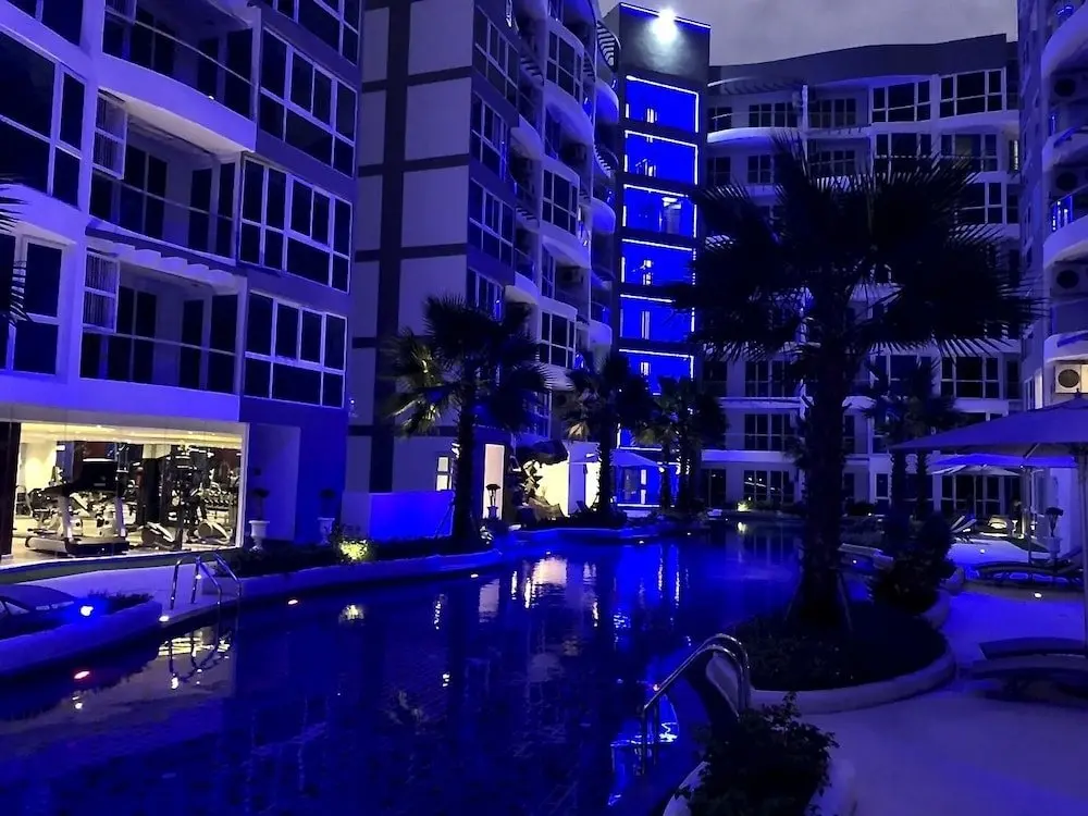 Паттайя: Luxury Apartments in Grand Avenue
