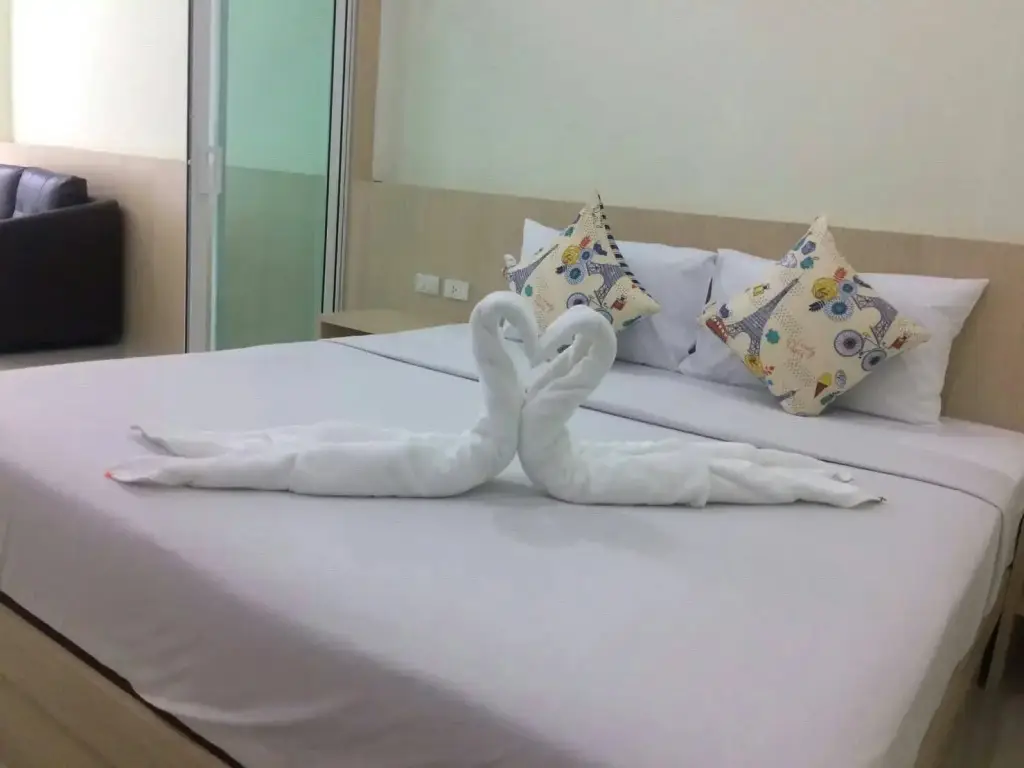 Тхаланг: JJ Airport Condotel