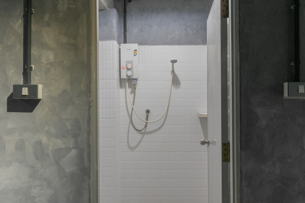Бангкок: M Gray Hostel & Cafe