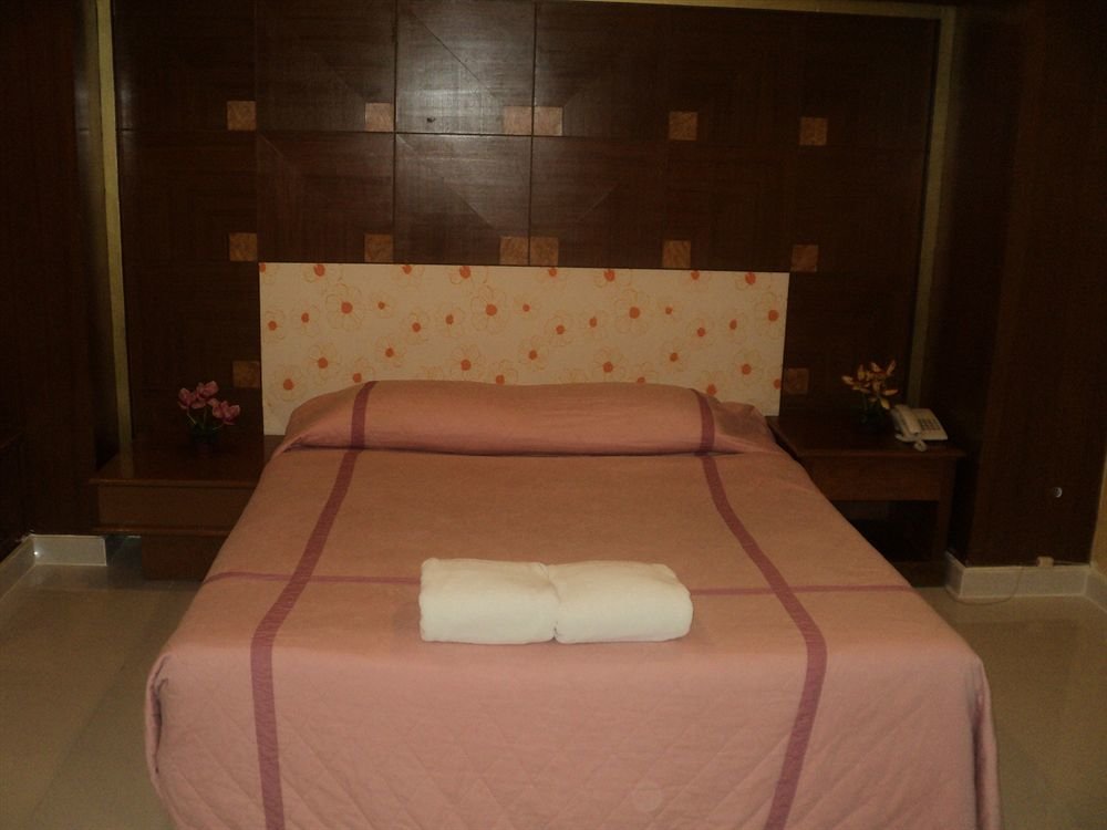 Бангкок: Aunchaleena Grand Hotel