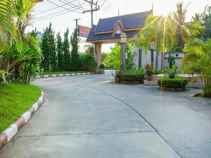Сураттхани: Baan Suan Rim Num Resort