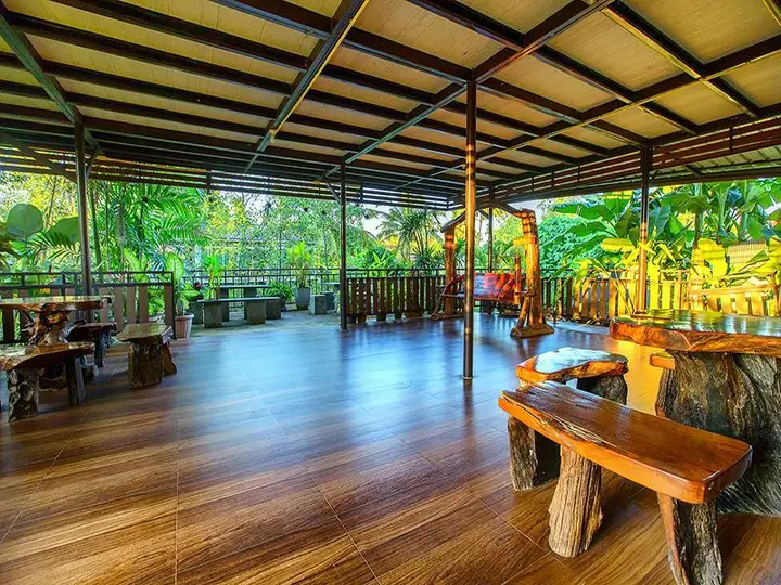 Сураттхани: Baan Suan Rim Num Resort
