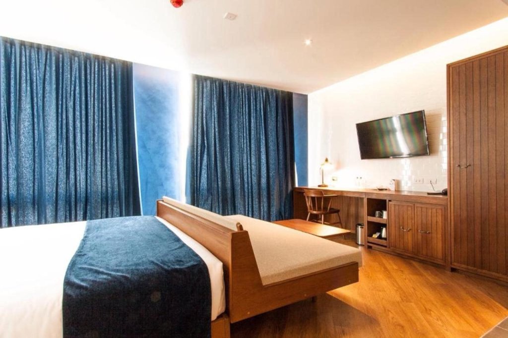 Бангкок: Klub Hotel