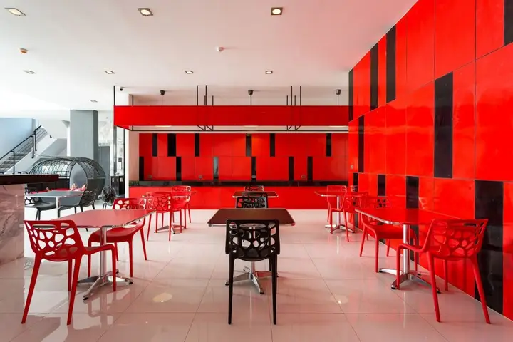 Пхукет: Neon Patong Hotel
